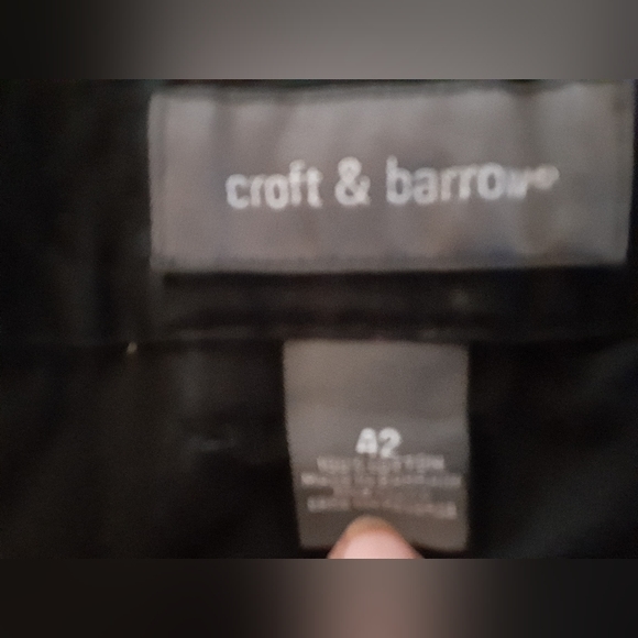 Mens size 42, two pair of cargo shorts - Picture 3 of 3